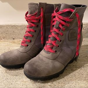 Sorel Lexie Wedge Boot (Quarry, Size 9.5)
